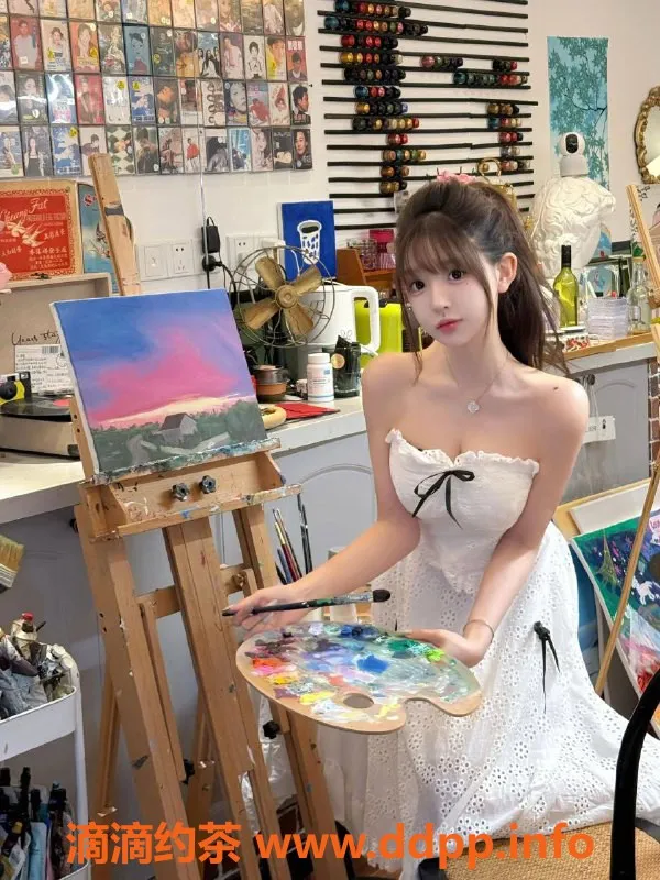 杭州楼凤-19岁D+胸围小姐 162cm体重45kg私人服务