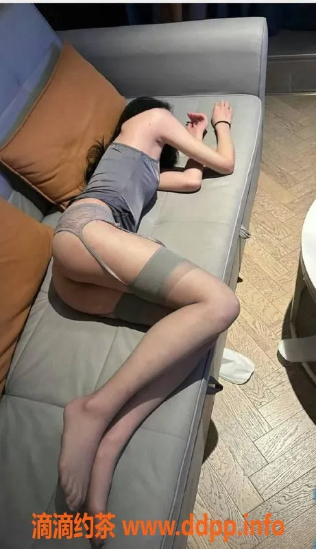 昆明spa会所-大理下关林夕，400丝足800P，制服诱惑来袭