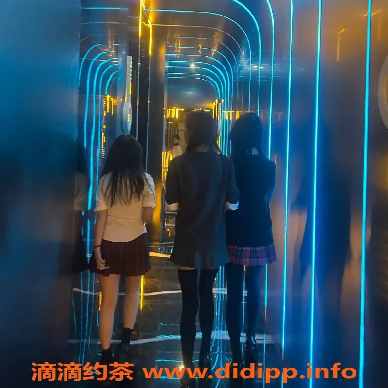 武汉spa会所-武汉18岁小妹妹，颜值在线，真空游戏体验