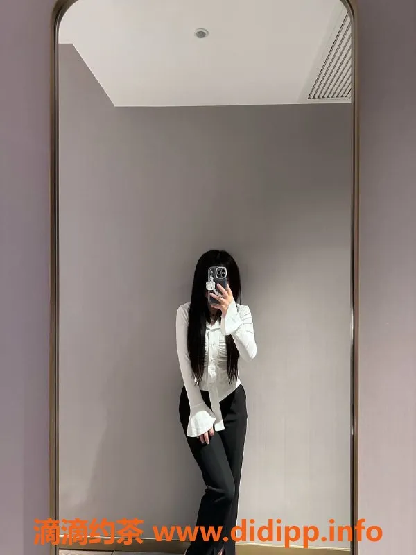 杭州楼凤-李师师，拱墅区19岁嫩妹，160cm，800起