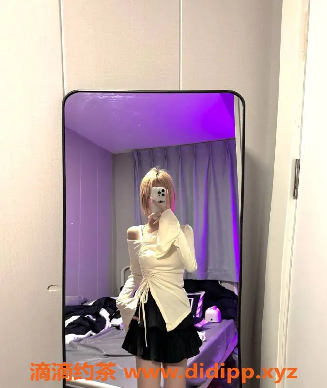 深圳楼凤资源信息,龙华区蓓蓓嫩妹，800元起，制服蛇吻服务