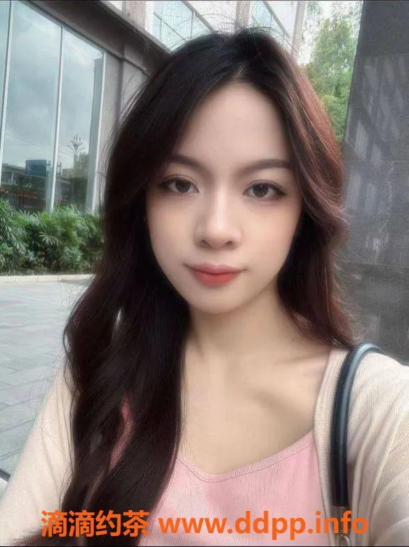 成都楼凤-武侯区小雨，身高165，22岁，600元45分钟服务