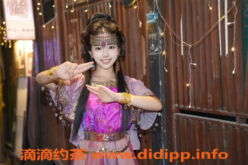 广州楼凤-天河小可爱，嫩妹大胸舌吻服务，只需15P！