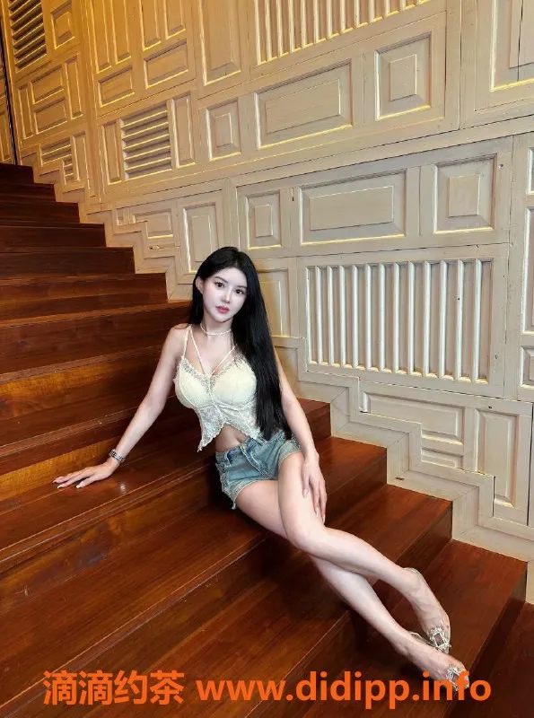 广州楼凤-天河御姐半夏，10P服务等你体验！