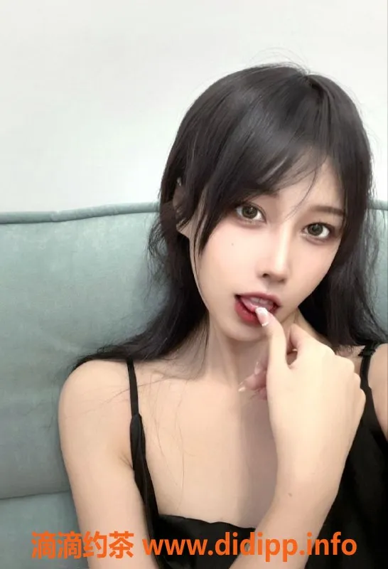 广州楼凤资源信息,天河甜甜 12P嫩妹大胸鸳鸯浴服务