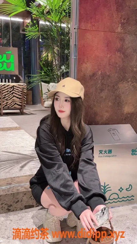 东莞楼凤-南城樱桃丫丫，23岁，166cm，36D，甜蜜服务等你来享受！