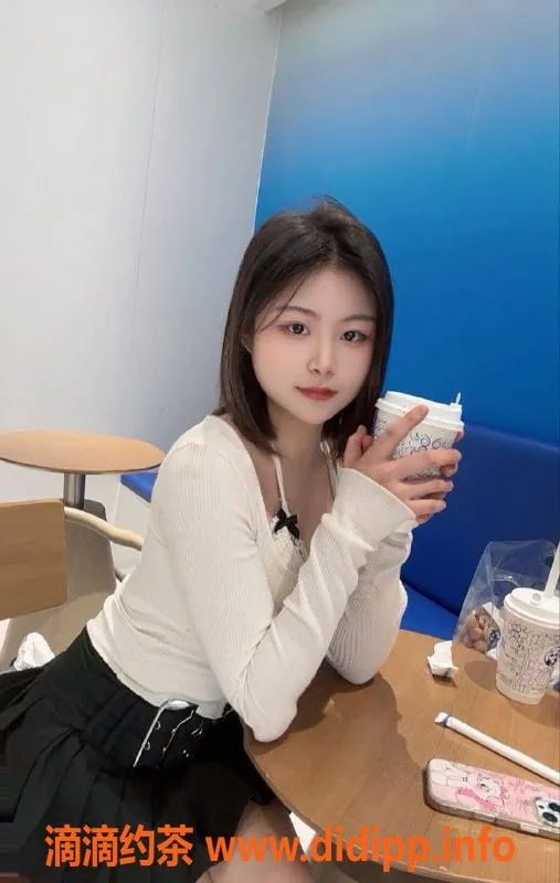 成都楼凤资源信息,成都武侯区晓琦，19岁嫩妹，胸C，600元/50分钟