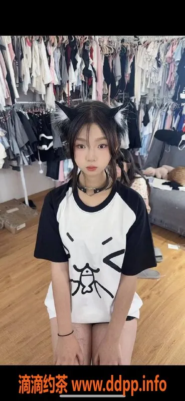 成都楼凤-高新区嫩妹豆子，课时费6p，服务超赞！