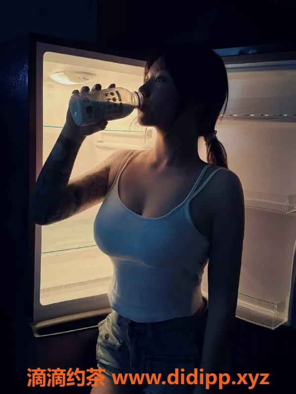 广州楼凤-白云嘉嘉，爆乳女神，700元/1次约见