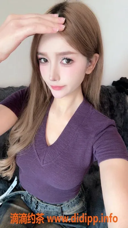 广州楼凤-佛山御姐安娜，品质夜课体验，胸围诱人