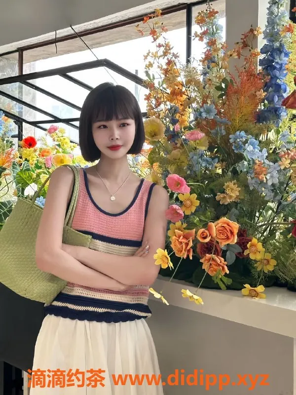 上海楼凤-普陀李颖莎，23岁，162cm，800元体验超值服务