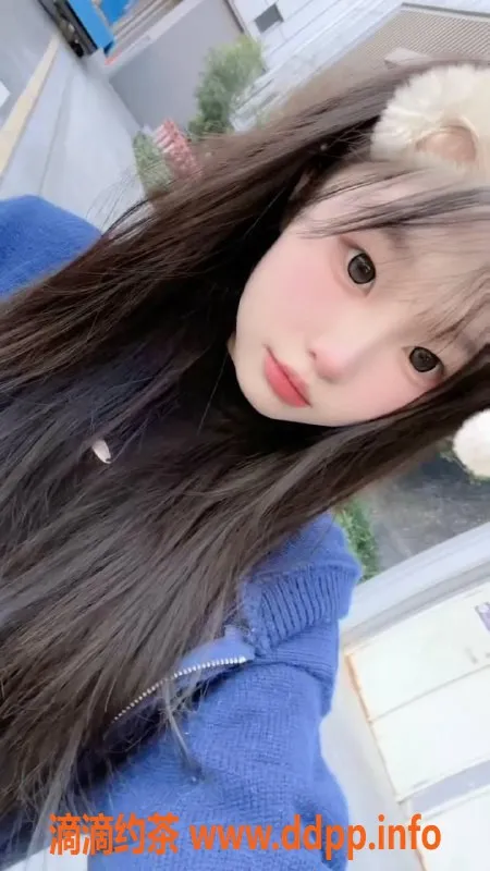 深圳楼凤-龙华嫩妹小豆包，1200元蛇吻制服服务