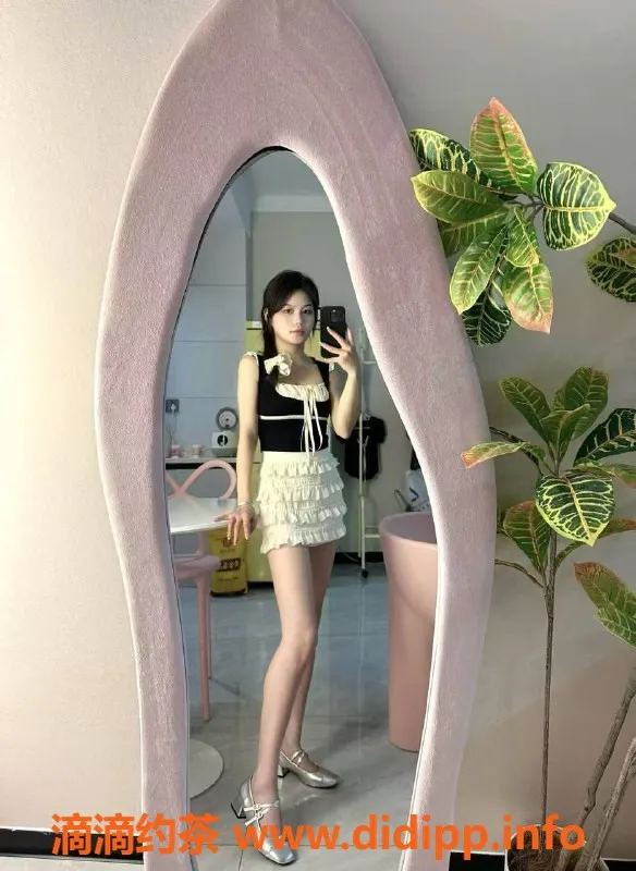 成都楼凤资源信息,成华区只只，嫩妹20岁，C杯700元/50分钟