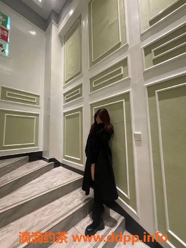 杭州楼凤-拱墅梦琪，嫩妹舌吻69互舔服务