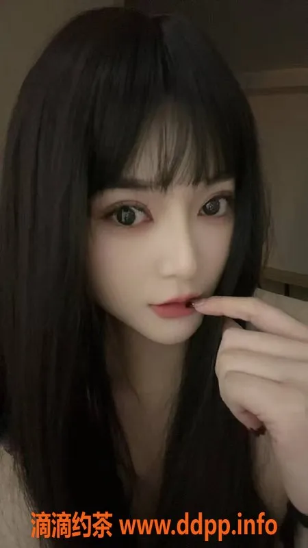 杭州楼凤-余杭小蛇，甜美嫩妹，700元起服务