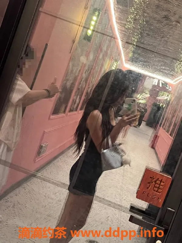 广州楼凤-天河嫩妹蛋挞，8P鸳鸯浴体验