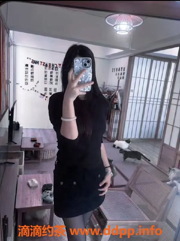 广州楼凤-天河嫩妹雯雯，双飞夜课7P等你来体验