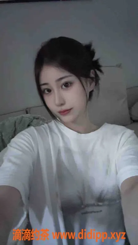 上海外围-闵行李子怡，175高颜值，C+胸，2400PP服务