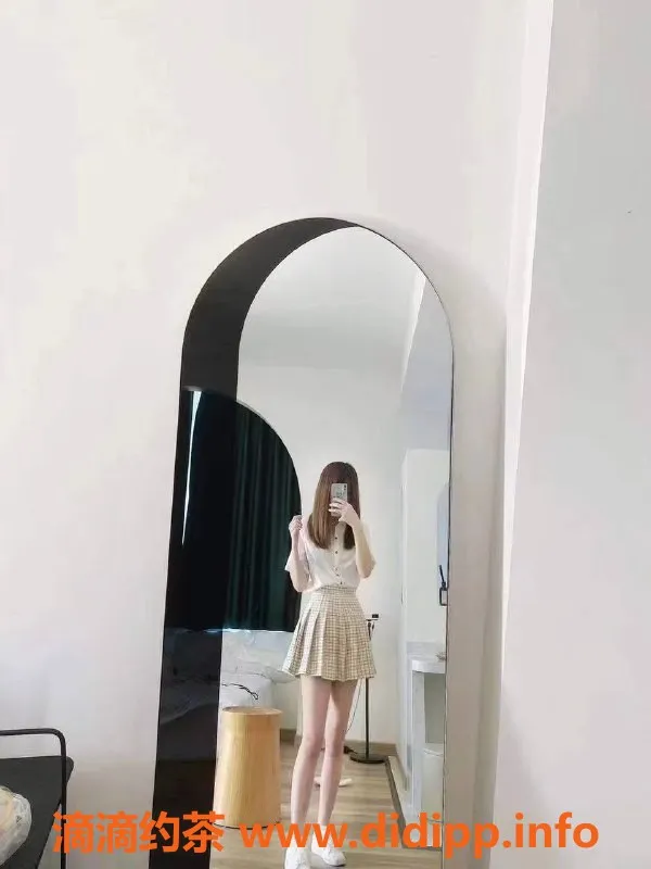 深圳楼凤资源信息,宝安区小玉：1000元嫩姐制服服务，五星推荐！