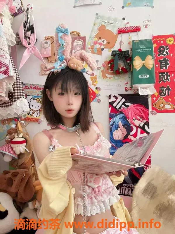 长沙楼凤-岳麓区兮兮 18岁 B罩杯 158cm 性感诱惑