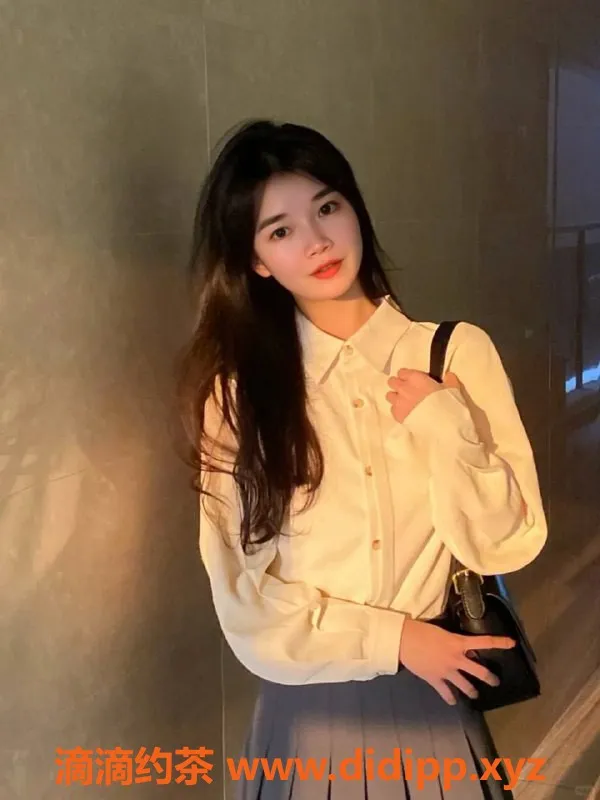 长沙楼凤-天心区miumiu 162cm 45kg 24岁 母乳特色服务