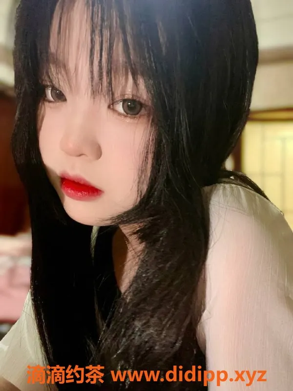 广州楼凤-黄埔艺瑶，嫩妹6P鸳鸯浴等你来享！