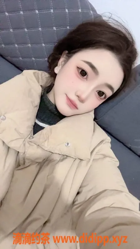 广州楼凤-天河嫩妹可乐：700元舌吻、69p优惠体验