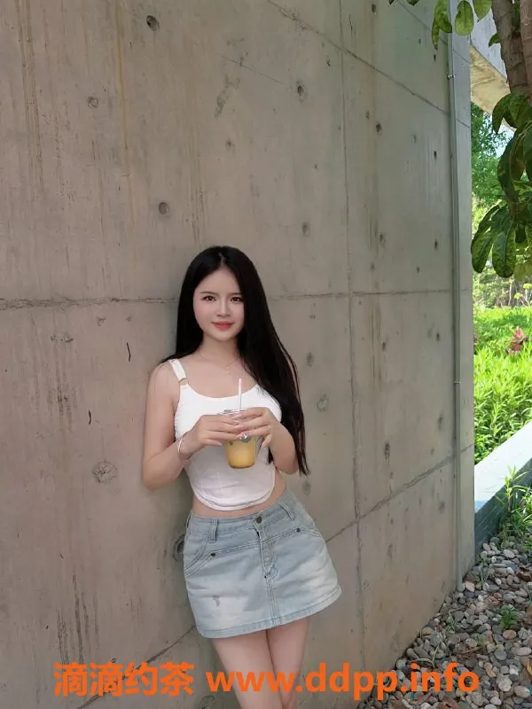 东莞楼凤-南城22岁糖宝，165cm天然36C，调情全裸公浴等多项服务！