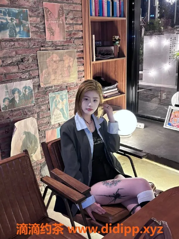 广州楼凤-番禺正妹晶晶，700元服务尽享魅力