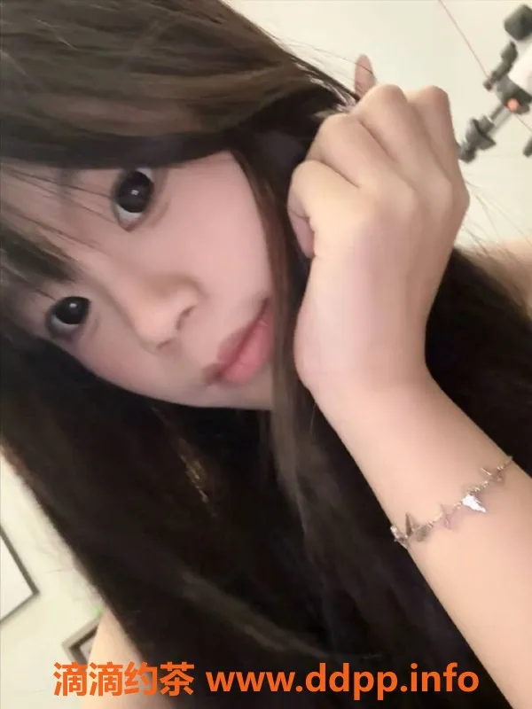 深圳楼凤-南山区嫩妹萱萱，800元制服蛇吻服务