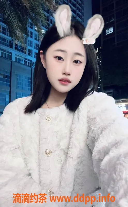 深圳楼凤-宝安区嫩妹欣欣，制服+水中萧800元起