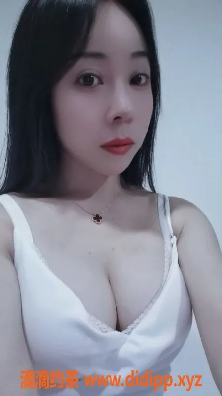 深圳抓龙筋-宝安27岁迷人老师西西，身高156cm，胸围36C