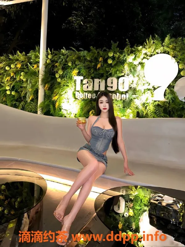 成都外围-张雨绮，成都25岁大胸御姐，1188元/50分钟