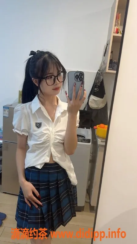 广州楼凤-海珠嫩妹可儿，视频验证，700元服务