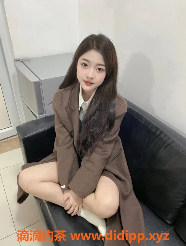 东莞楼凤-东莞大朗小月月，19岁美少女，身高160，服务多样