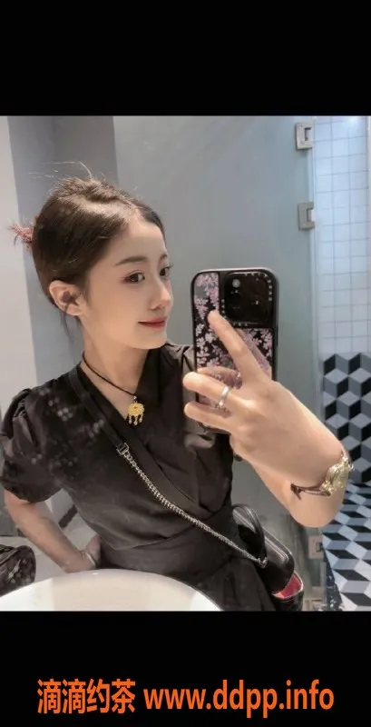 东莞楼凤-东莞大朗小月月，19岁美少女，身高160，服务多样