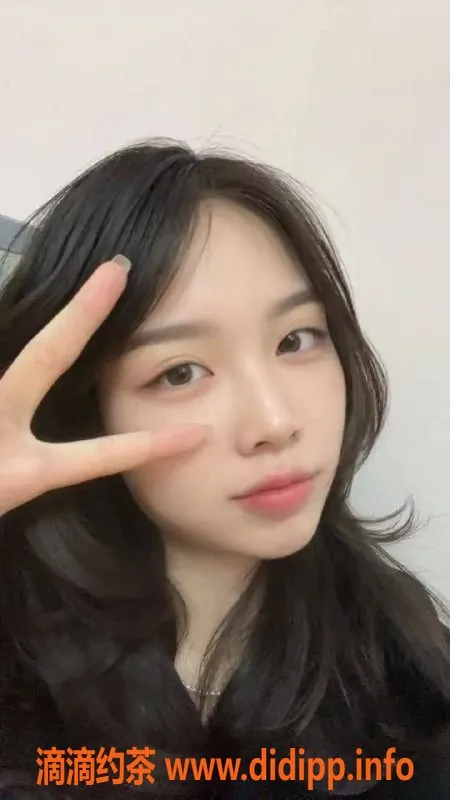 广州楼凤-天河御姐林允儿，500p起约你狂欢