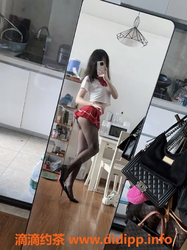 成都楼凤-成都兔兔22岁排骨精，身高170，500元超值服务！