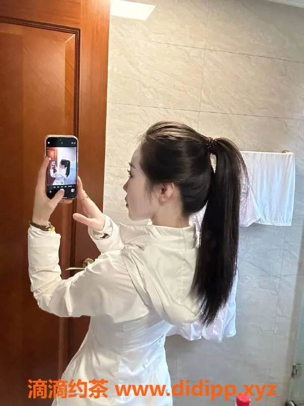 北京楼凤-朝阳草房地铁思琪，800元专业车模服务