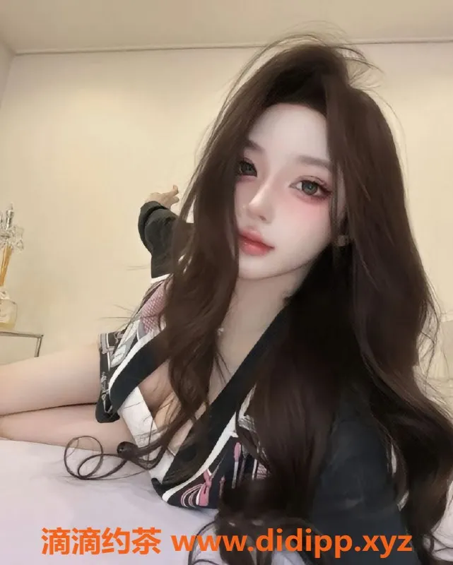 杭州楼凤-柒柒：169模特，纯C杯，1200起觅乐趣