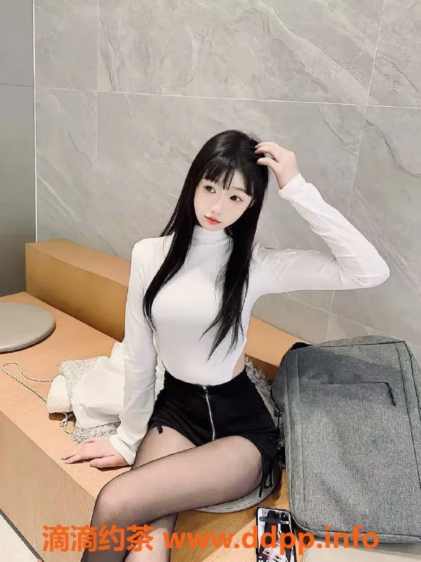 杭州楼凤-上城嫩妹小雨，1000元/次，舌吻69服务