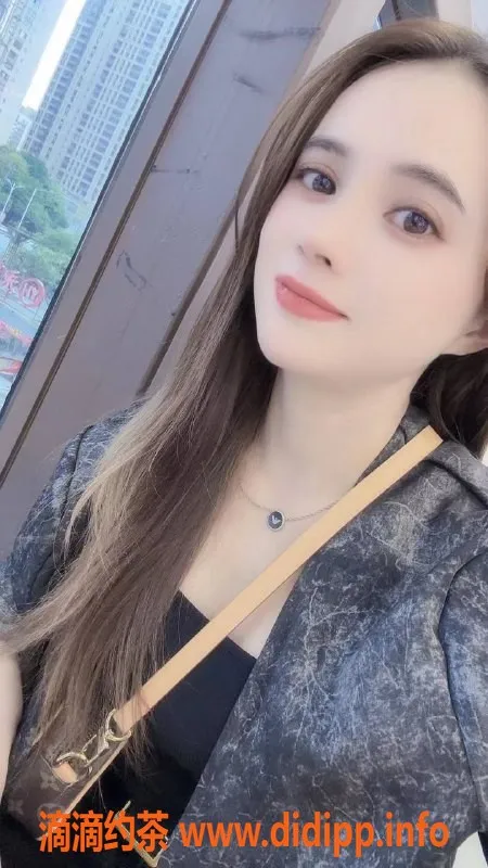 厦门楼凤-思明新景附近26岁姐妹花小米，双飞体验超赞