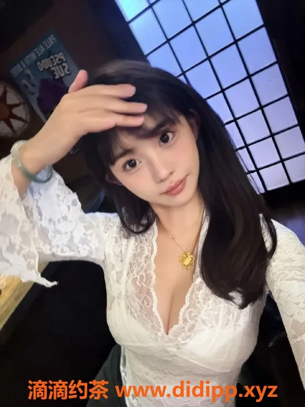 广州楼凤资源信息,天河小仙女，嫩妹大胸鸳鸯浴，8P价位