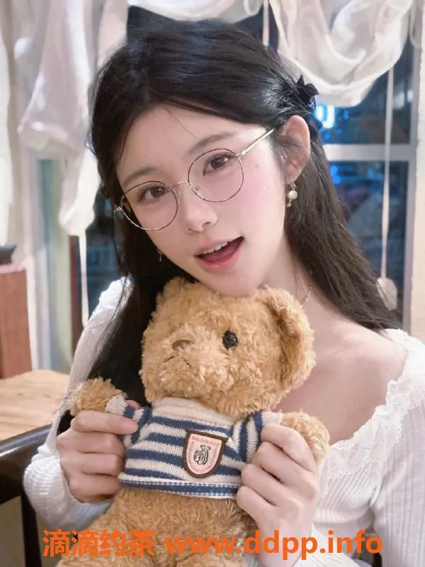 杭州楼凤资源信息,上城小依依，性感迷人，私聊享受