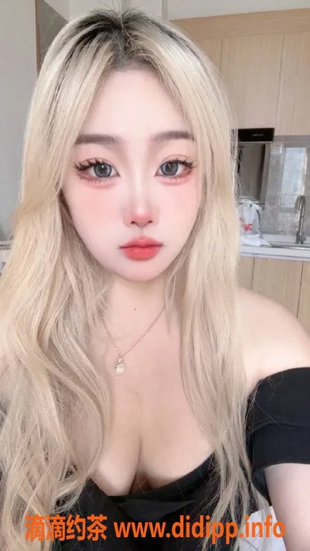 成都上门服务-成都#七七，23岁175cm丰满嫩妹，500元服务可上门