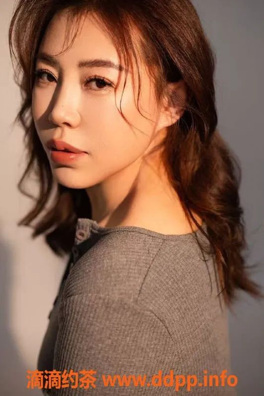 杭州楼凤-轻熟御姐桃子🍑，162cm 50kg 31岁全姿态服务