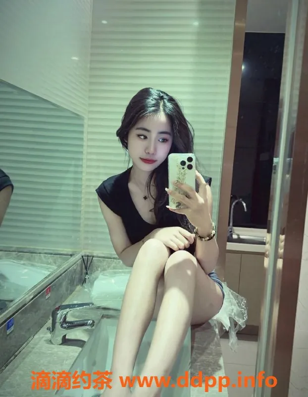 东莞楼凤-大朗舞蹈老师婷宝，18岁160cm，体重90，胸围36B