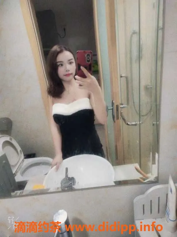 广州楼凤-花都沐足妹妹兼职柠檬，155cm 23岁