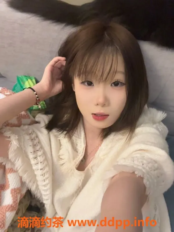 长沙楼凤-岳麓区小叁，嫩妹服务400p，超优体验！