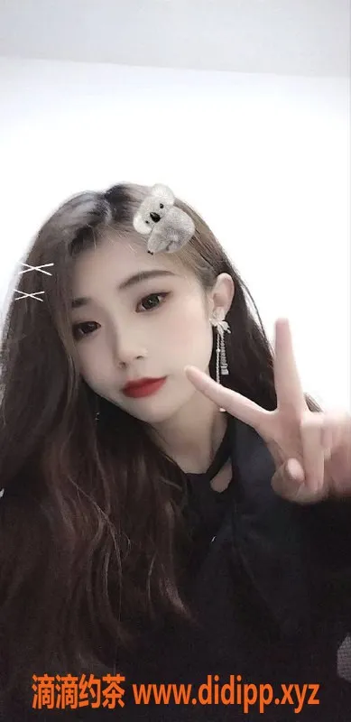 东莞楼凤-东城小宝：600元起，夜场2800元尽享服务